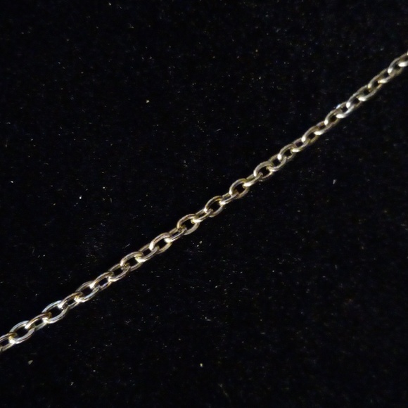 22" circle link Sarah Coventry chain with a Lia Sophia 2" long pendant. - Picture 3 of 5